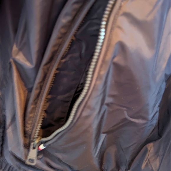 Tommy Hilfiger Men's Medium reversible, water resistant windbreaker (NWT) - Picture 9 of 16